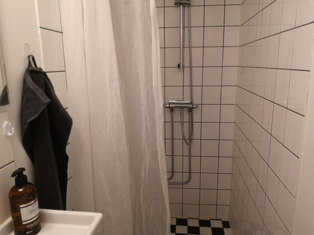 נאקה Stockholm B&B Cottage מראה חיצוני תמונה