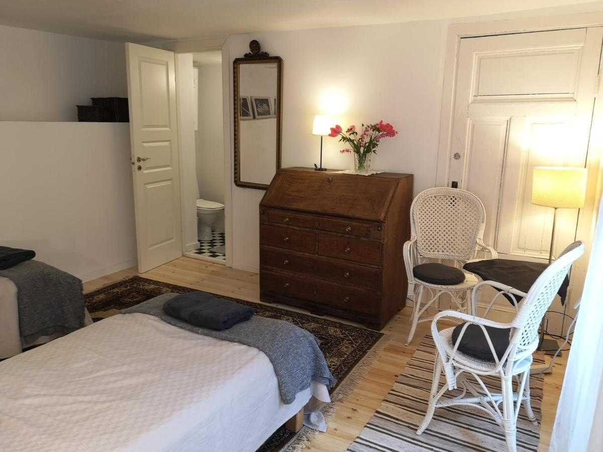 נאקה Stockholm B&B Cottage מראה חיצוני תמונה