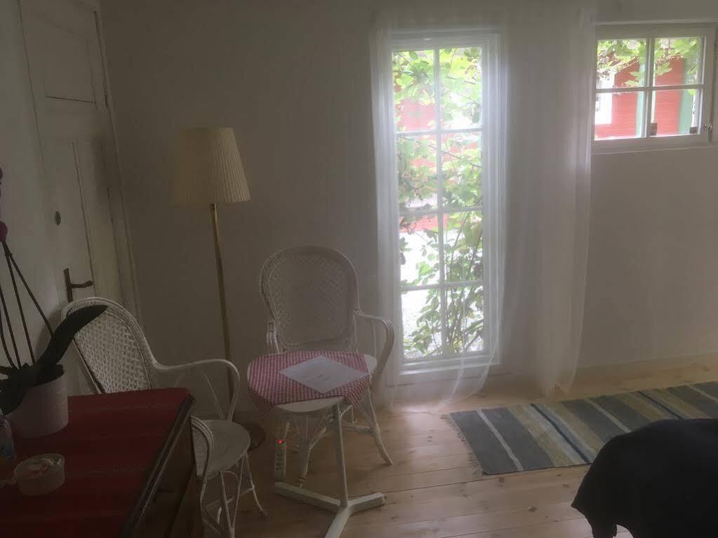 נאקה Stockholm B&B Cottage מראה חיצוני תמונה